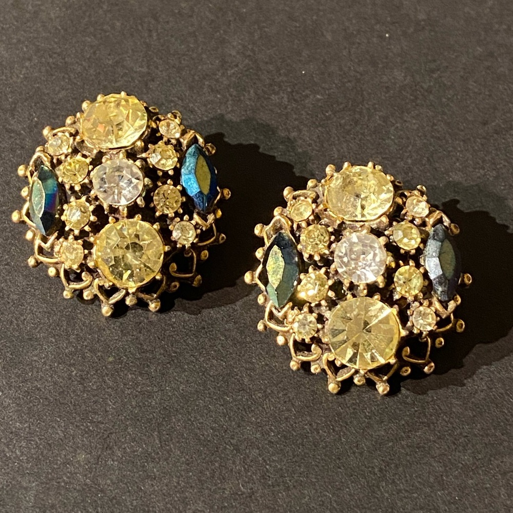 Vintage Gold & Crystal Filigree Clip Earrings - Picture 7 of 7